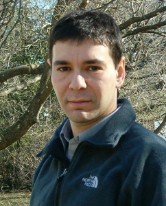 Inconspicuous_Appel_Photo_lge